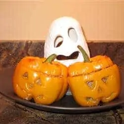 {Halloween Recipe} Stuffed Jack-O-Lantern Bell Peppers