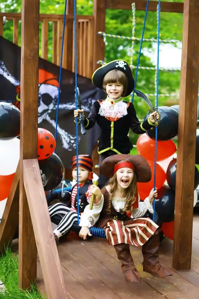 kids at a pirate birthday party