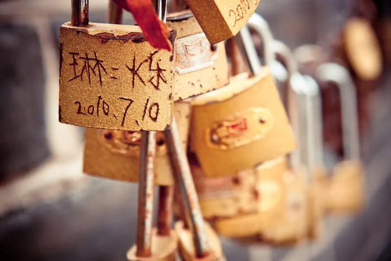 great wall china love locks