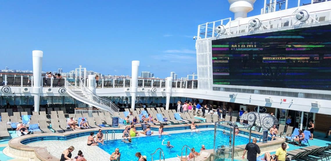 Norwegian Bliss Cruise pool deck