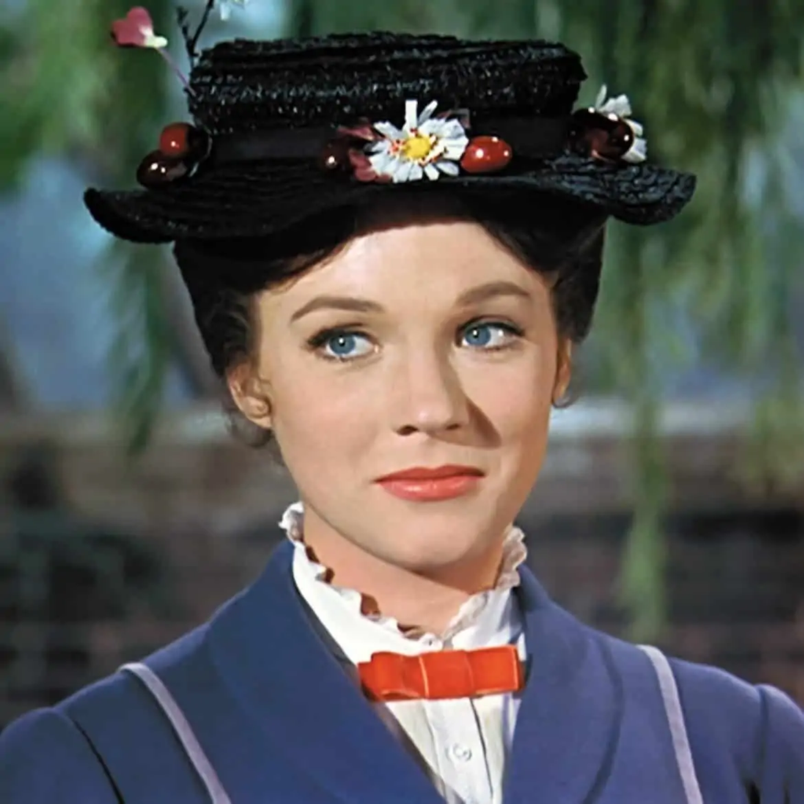 How To Make An Awesome DIY Mary Poppins Costume