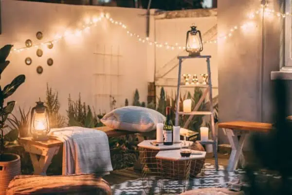outdoor lighting with string lights