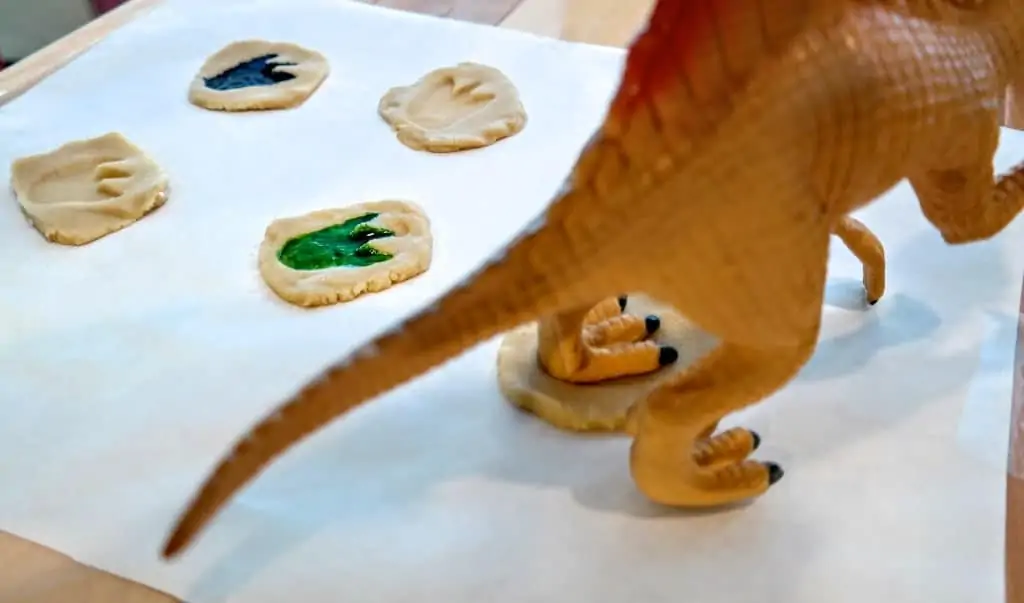 how to make dinosaur cookies